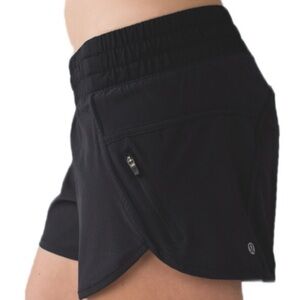 Lululemon tracker low-rise lined short 4”